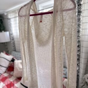 No boundaries cream staple sweater